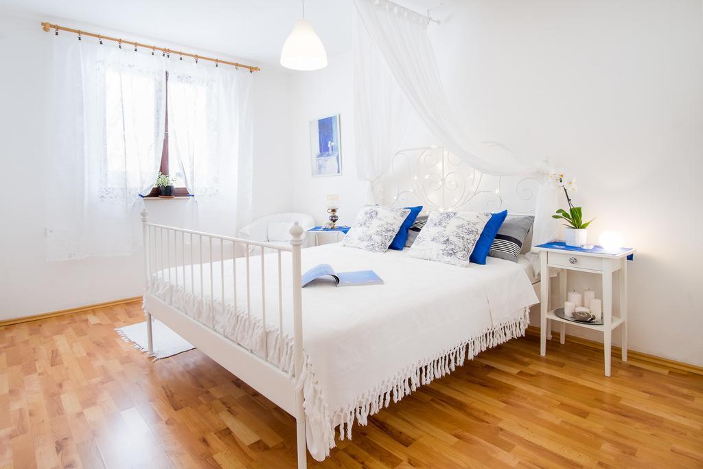 Apartment Katarina Malinska Chambre photo